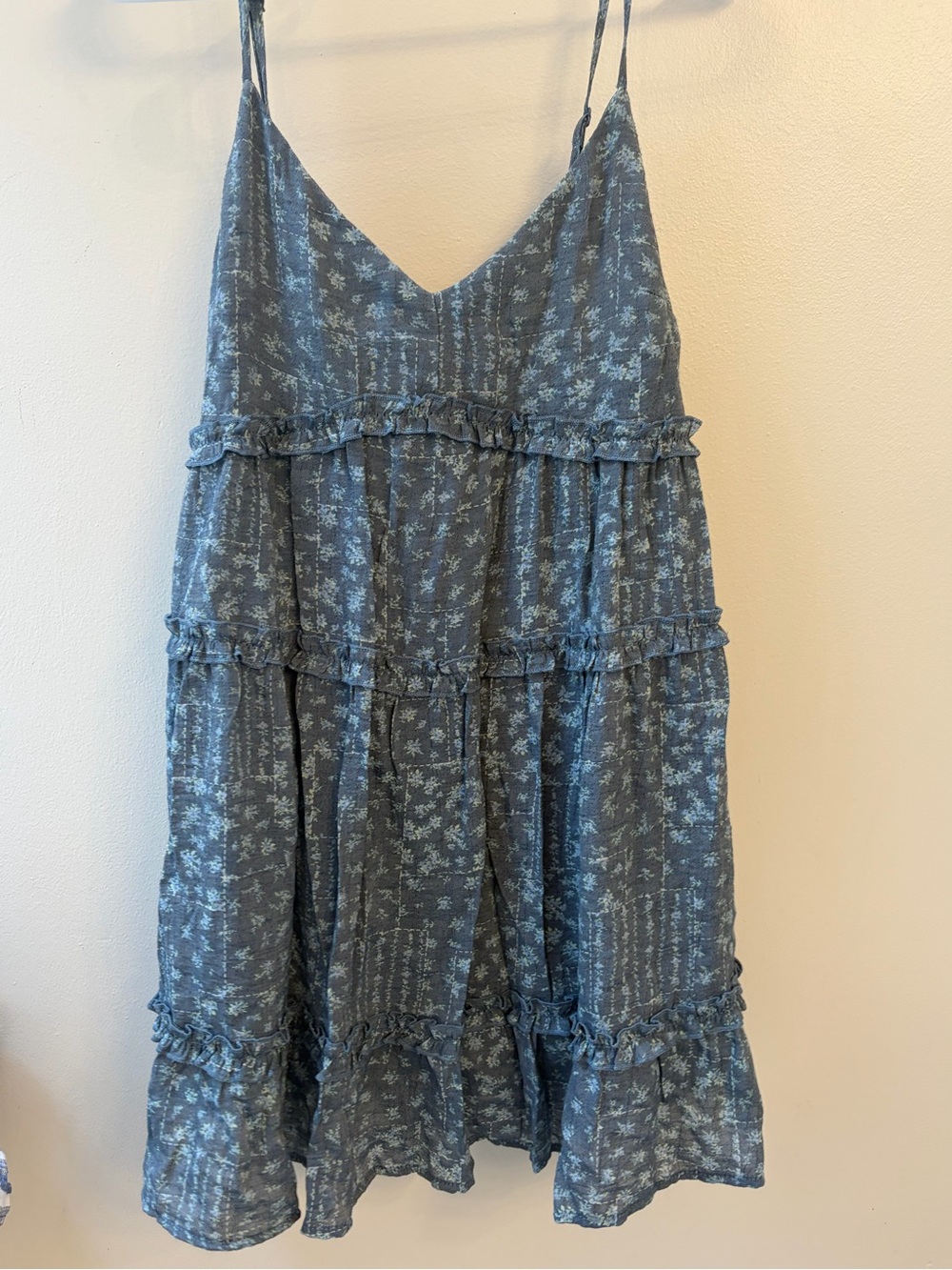 Trixxi Blue Floral Tiered Mini Dress woman's medium fun flowy spaghetti straps